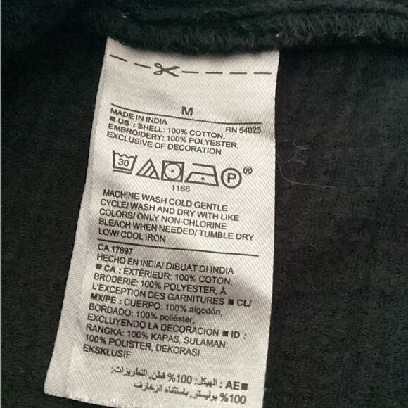 Old Navy M Boho top, black, floral embroidery - Picture 7 of 8